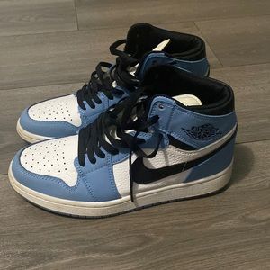 worn once. amazing condition no creases or anything blue and white jordan 1s